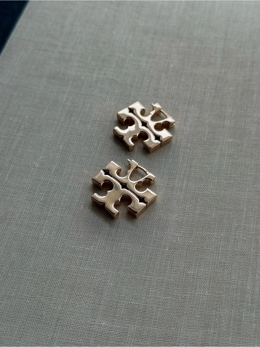 Tory Burch Eleanor Hidden Hoops